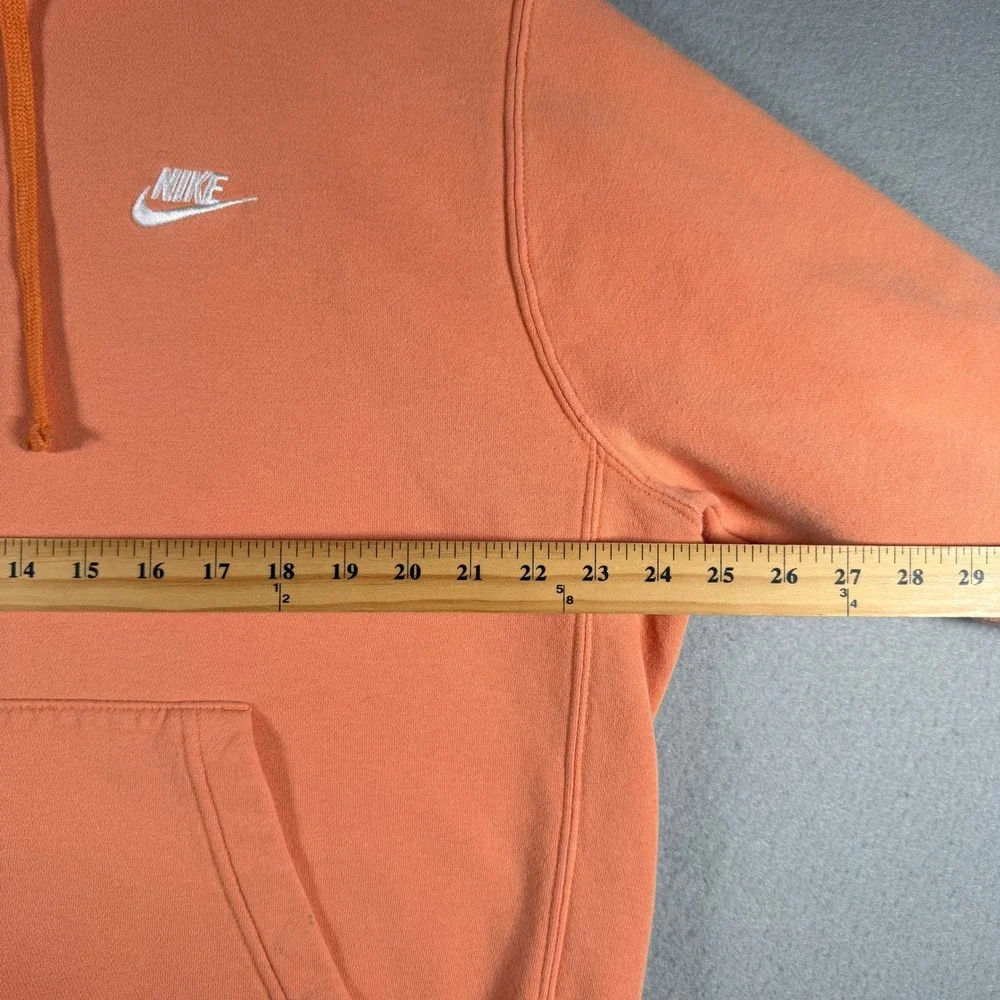 Nike sportswear club